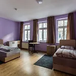 Komfortable 2-Zimmerwohnung Ludwig With Balcony 2 Rooms 5 Single Beds