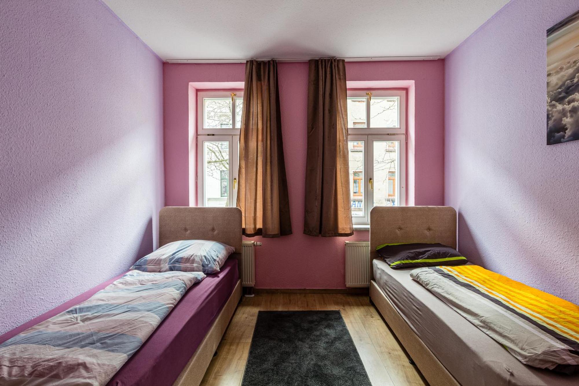 Komfortable 2-zimmerwohnung Ludwig With Balcony 2 5 Single Beds *