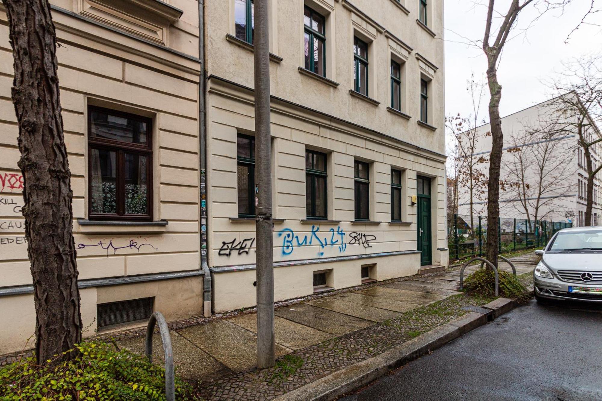 Komfortable 2-zimmerwohnung Ludwig With Balcony 2 5 Single Beds Apartment Leipzig