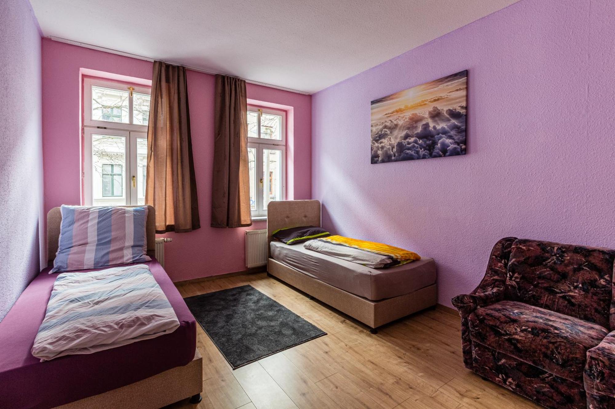 Komfortable 2-zimmerwohnung Ludwig With Balcony 2 5 Single Beds